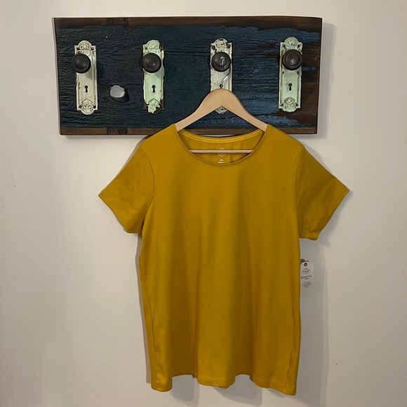 2/$18 St. John’s Bay Medieval Gold Essential Tee Size XXL - Picture 2 of 8